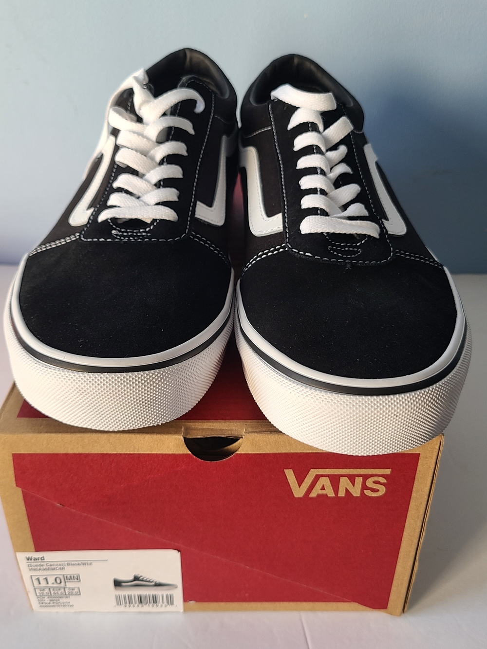 Vans Men's Black & White Low-Top Skate Sneakers